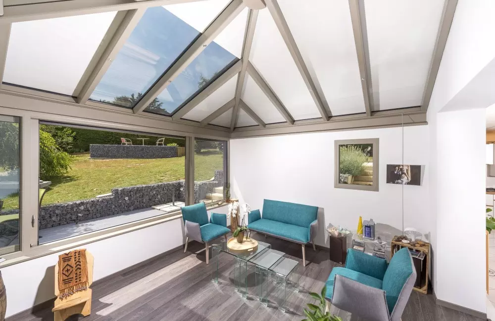 toiture en chevrons tubulaires avec spots Leds intégrés