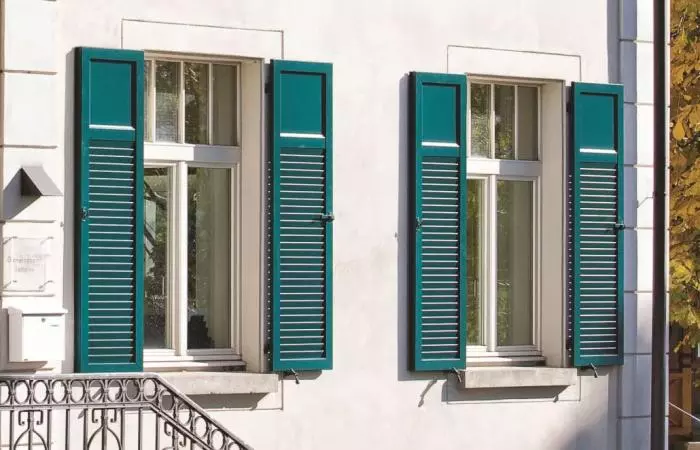 Installation de volets battants aluminium